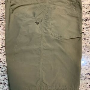 Mountain HardWear Men’s Shorts Size 38